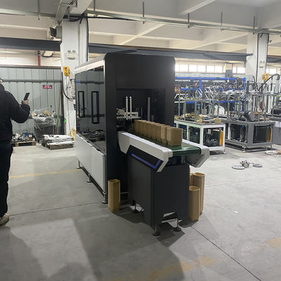 寿司の紙皿の作成は機械を作るフル オートマチックの正方形のペーパ ボールを機械で造る